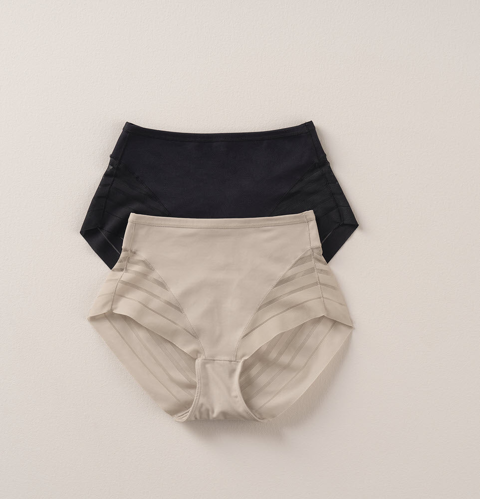 Leonisa Basics High-waisted classic style shaper panty for Women - Size XL