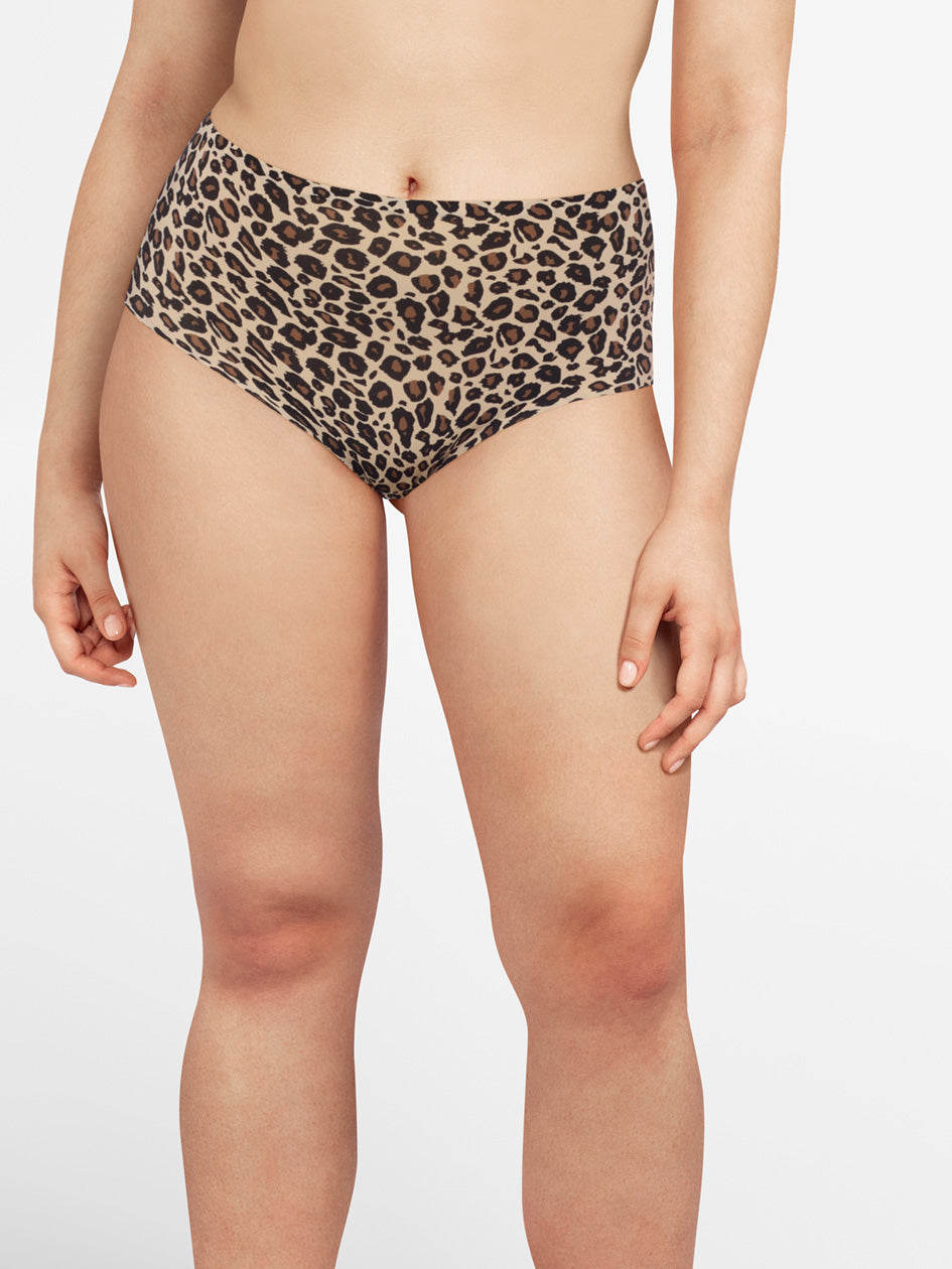 Soft Stretch Seamless Thong Panty Leopard O/S by Chantelle